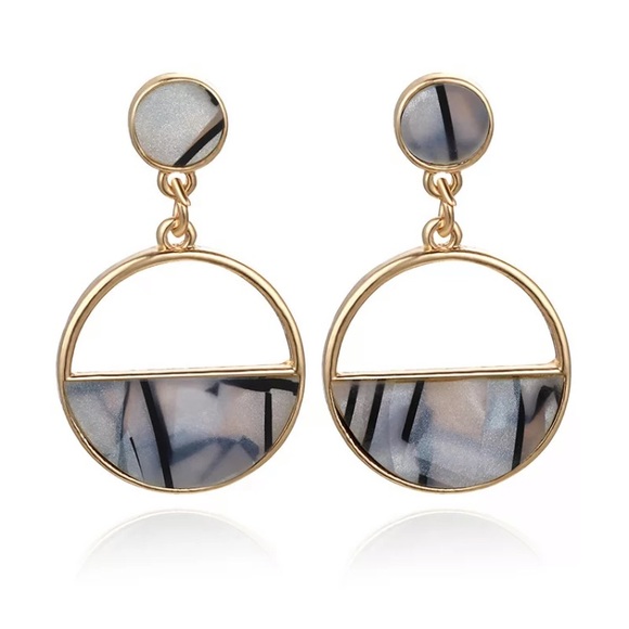 “Round & Round” Chic Marble Circle Drop Earrings - Picture 4 of 10